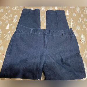 Van Heusen Women’s Stretch Jeans, size 4 REG. (J61)